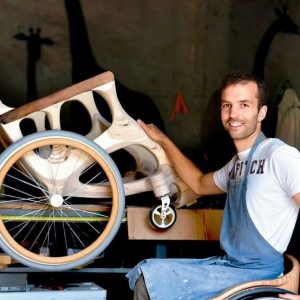 paul-de-livron-revisite-la-papamobile-12